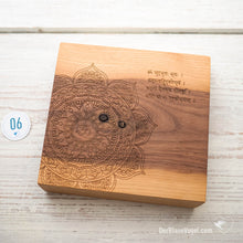 Load the image into the gallery viewer, Gayatri Mantra Board | 12,5 x 12 cm
