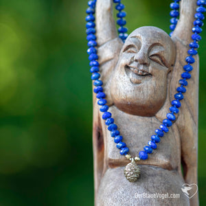 Gemstone mala necklace Lapis lazuli with gold bronze pine cone | Naturelove Malas from Der Blaue Vogel